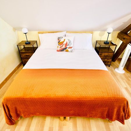 Bed and Breakfast O Trois Oliviers Louin Exterior foto