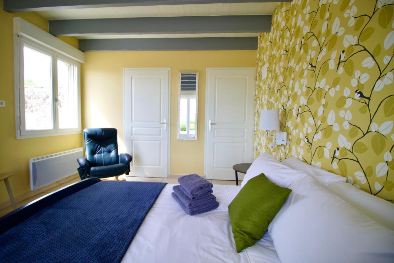 Bed and Breakfast O Trois Oliviers Louin Exterior foto